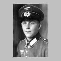 002-0050 Hildebrandt, Helmut, geb. 06.06.1920, gefallen 27.11.1941.jpg